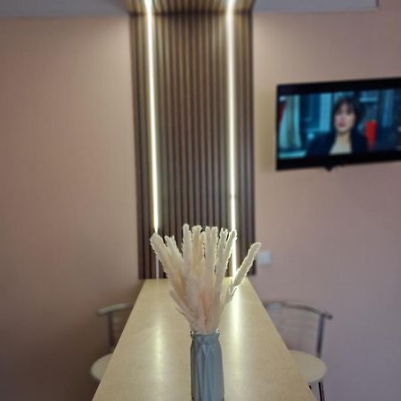 איוונו-פרנקיבסק Studio Apartments In Center New 5 Floor Без Ліфту מראה חיצוני תמונה