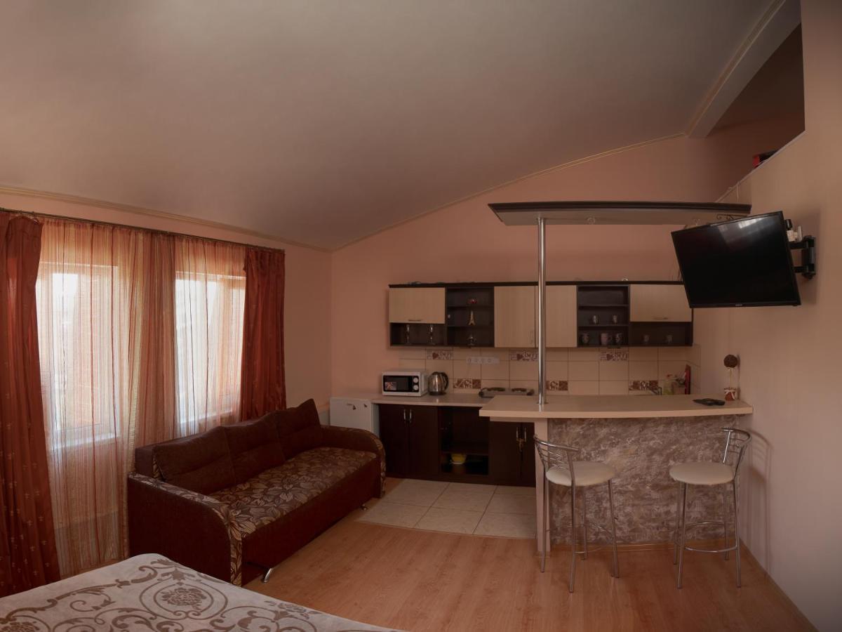 איוונו-פרנקיבסק Studio Apartments In Center New 5 Floor Без Ліфту מראה חיצוני תמונה