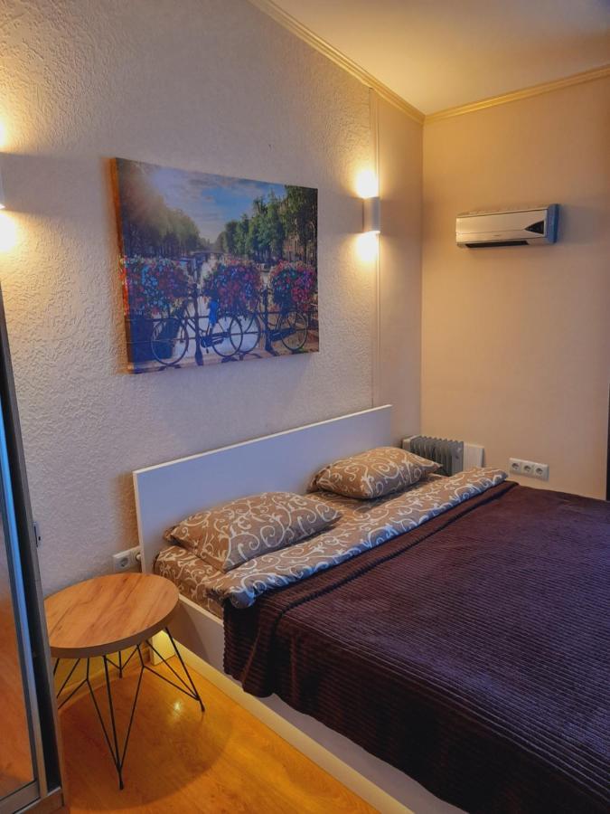איוונו-פרנקיבסק Studio Apartments In Center New 5 Floor Без Ліфту מראה חיצוני תמונה